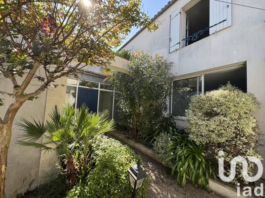 Immeuble à vendre 295 000 € 179 m² Centre Saintes 17100