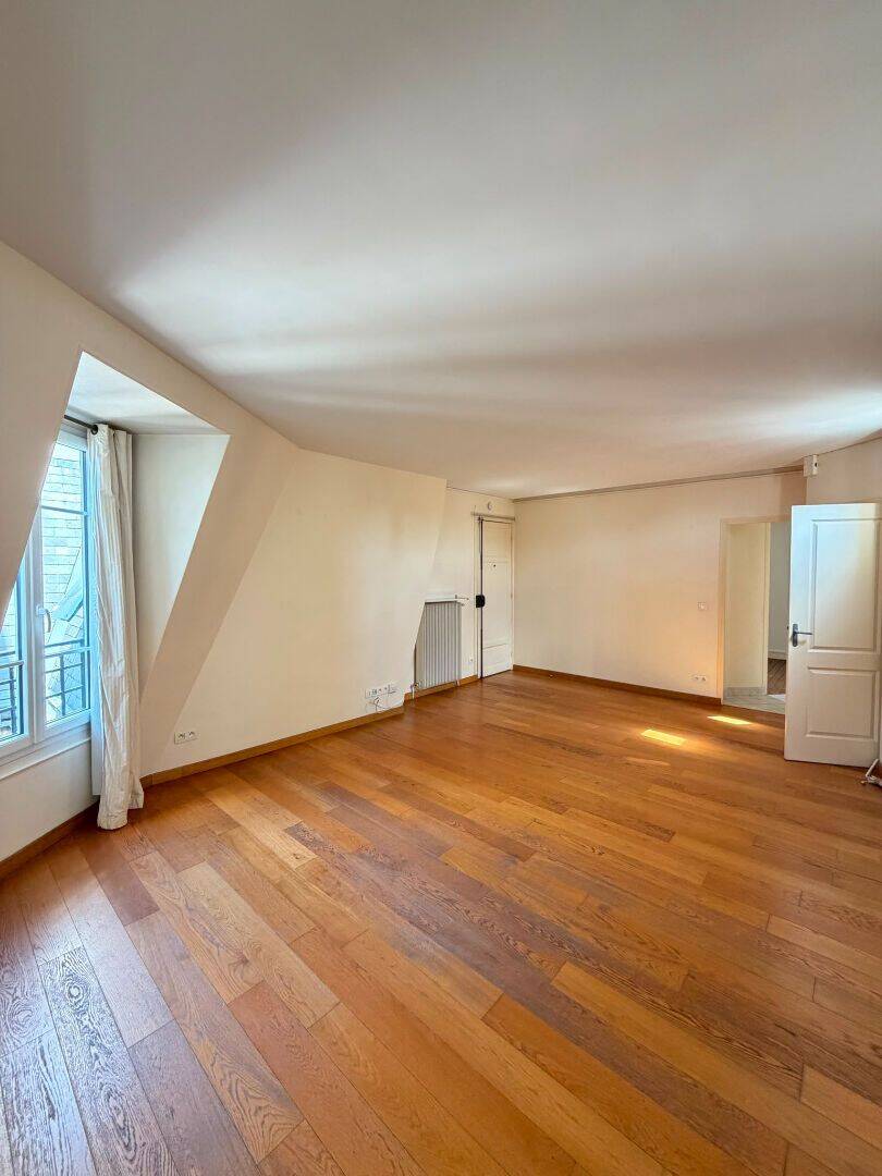 Appartement 3 pièces 63 m² · à Paris 15ème Arrondissement · 62,9 m² · 1 950 €/mois