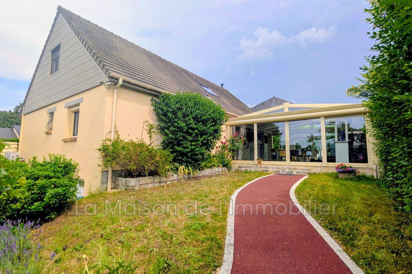 Maison 1 pièce · à Pont-de-l'Arche · 389 000 €