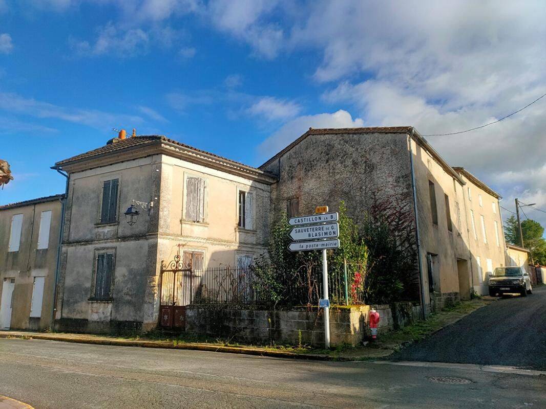 Maison 8 pièces 360 m² · à Pujols · 360 m² · 90 000 €