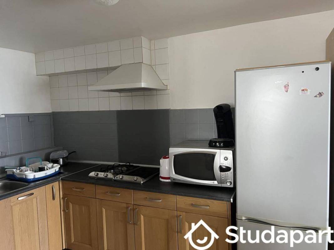 1 pièce 12 m² · à Rouen · 12 m² · 430 €
