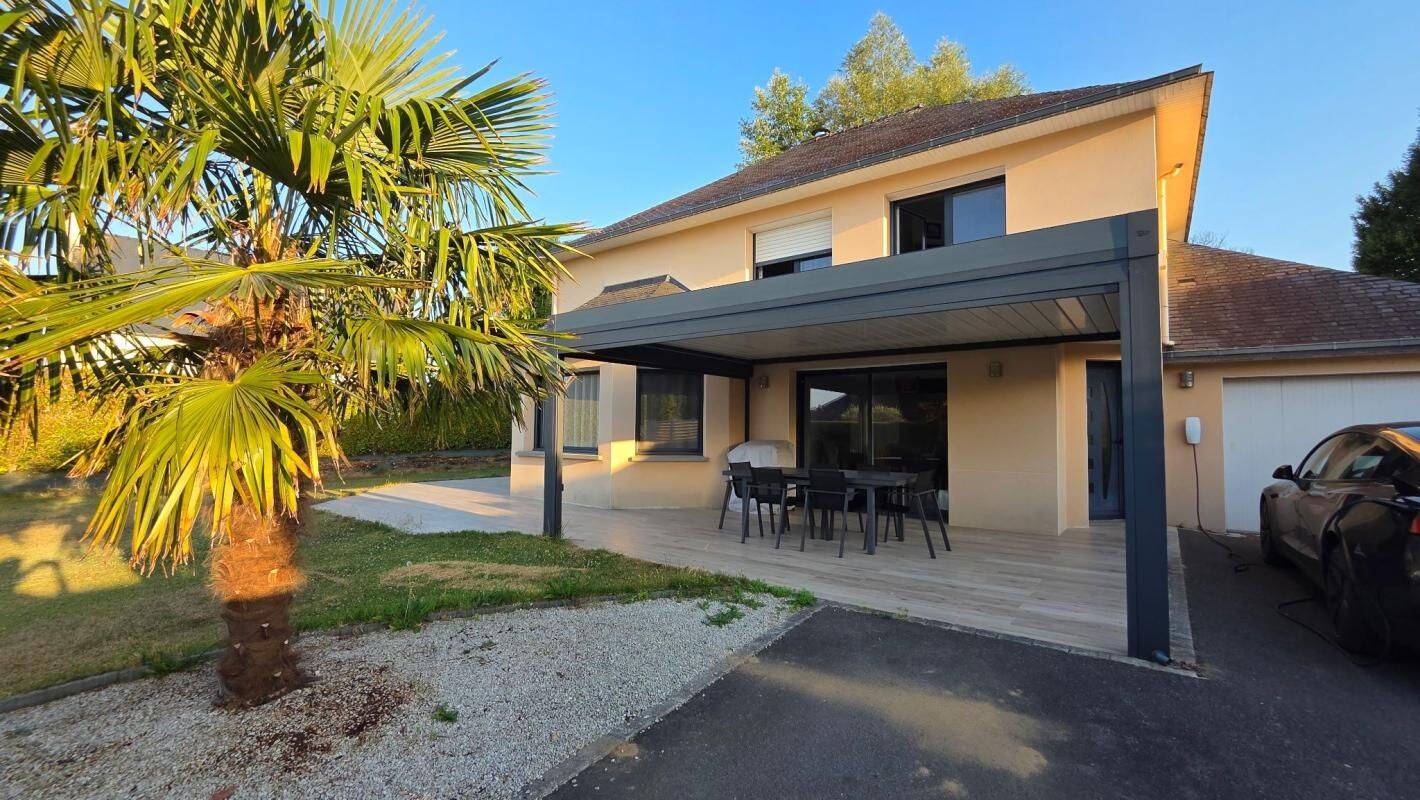 Maison 6 pièces 134 m² · à Landivisiau · 133,9 m² · 1 065 €