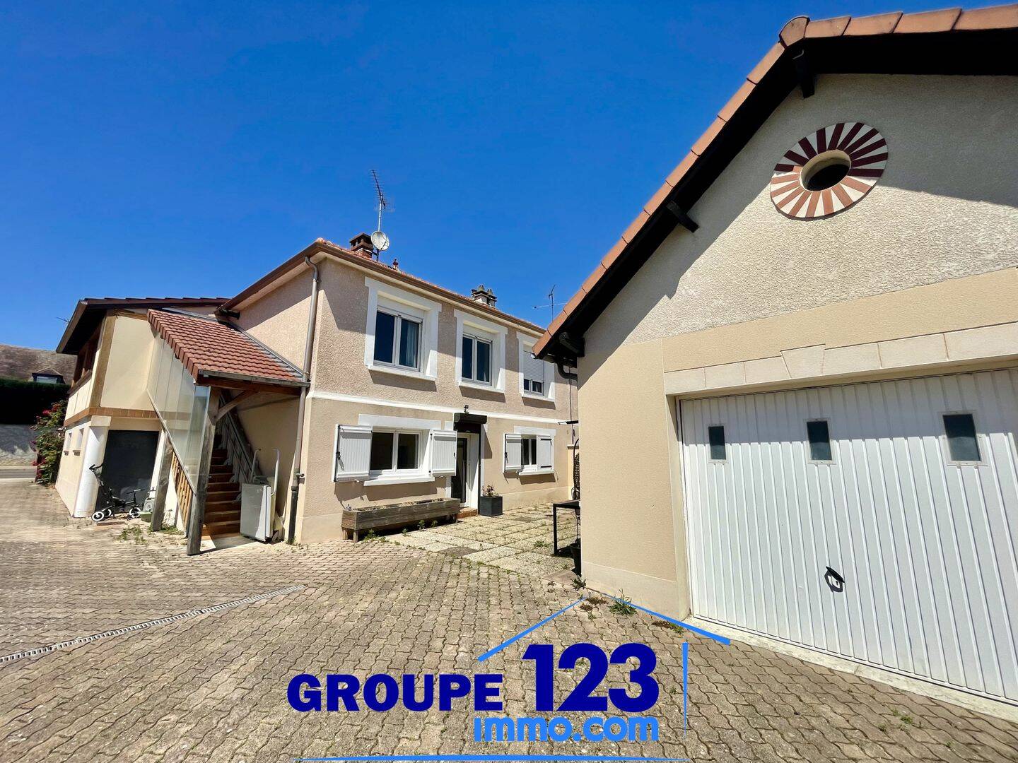 Maison 6 pièces 157 m² · à Monéteau · 157,4 m² · 169 900 €