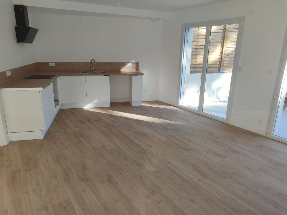 Maison 4 pièces 90 m² · à Péaule · 90 m² · 980 €/mois