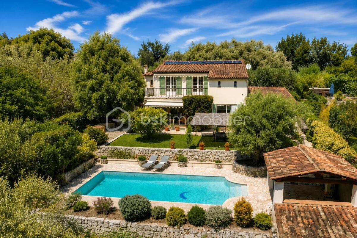 Maison 7 pièces 211 m² · à Vence · 210,7 m² · 1 290 000 €