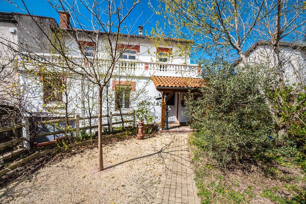 Maison 8 pièces 187 m² · à Saint-Just-Saint-Rambert · 187 m² · 299 000 €