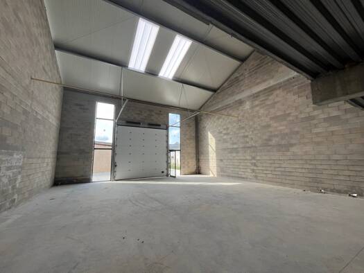 Entrepôt à vendre 340 000 € 235 m² d'espace de stockage Milly-la-Forêt 91490