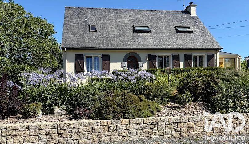 Maison 6 pièces 147 m² · à Plouëc-du-Trieux · 147 m² · 275 000 €