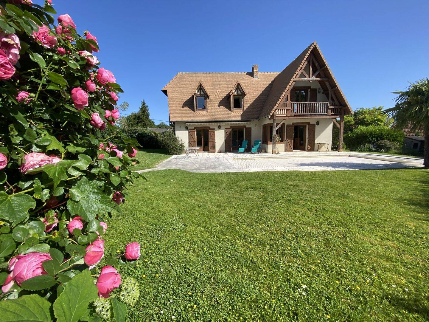 Maison 6 pièces 182 m² · à Saint-Clair-sur-les-Monts · 181,7 m² · 418 000 €