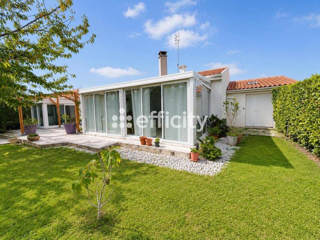 Maison 6 pièces 115 m² · à Semussac · 115 m² · 235 400 €