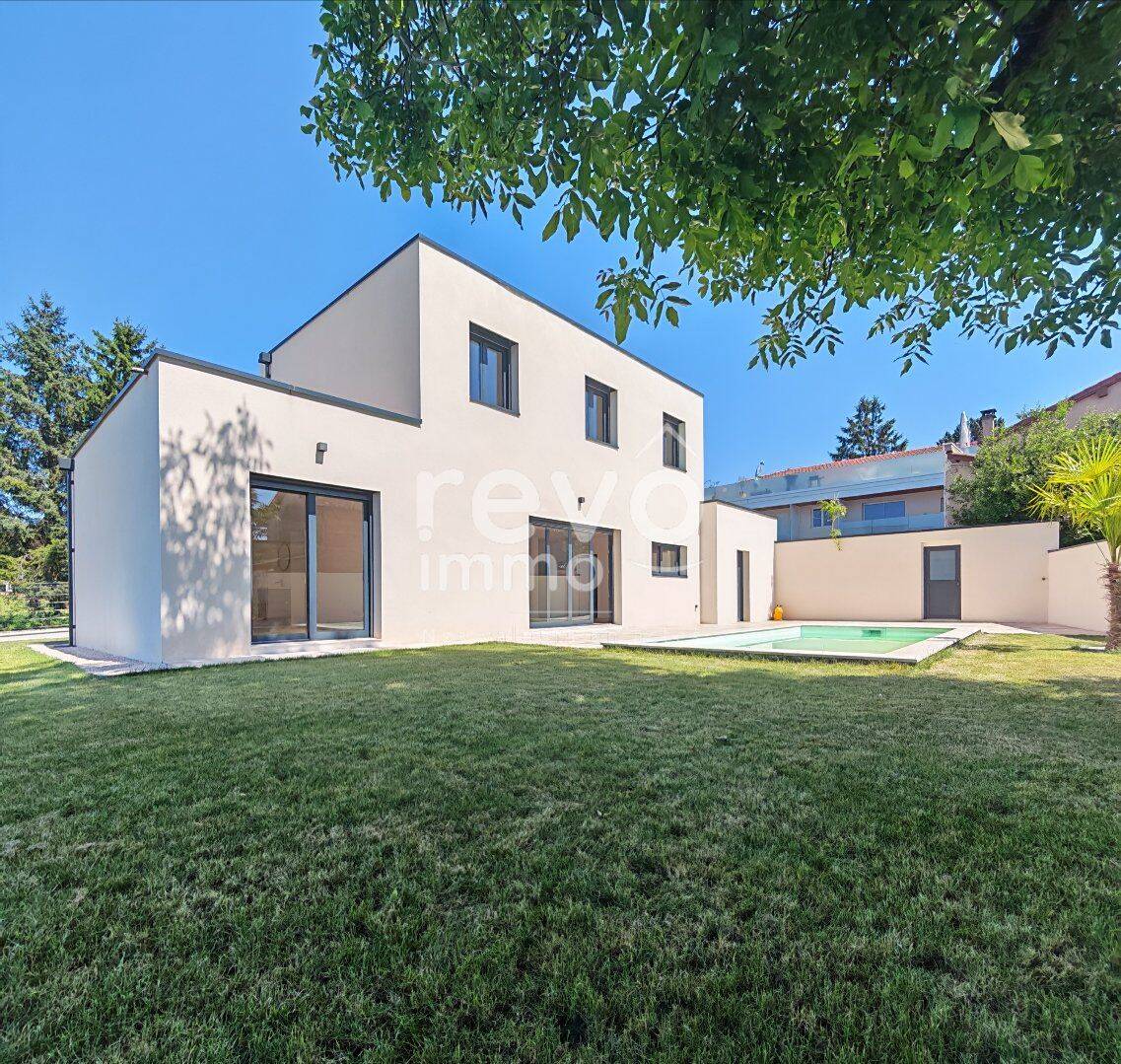 Maison 5 pièces 112 m² · à Saint-Jean-de-Thurigneux · 112 m² · 499 999 €