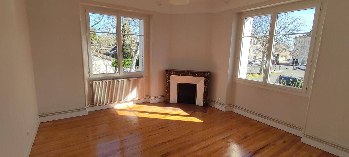 Maison 5 pièces 142 m² · à Montpezat-de-Quercy · 142,2 m² · 910 €/mois
