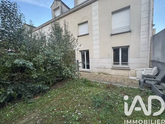 Appartement à vendre 225 500 € 3 pièces 2 chambres 60 m² RDC/3 Villenoy 77124