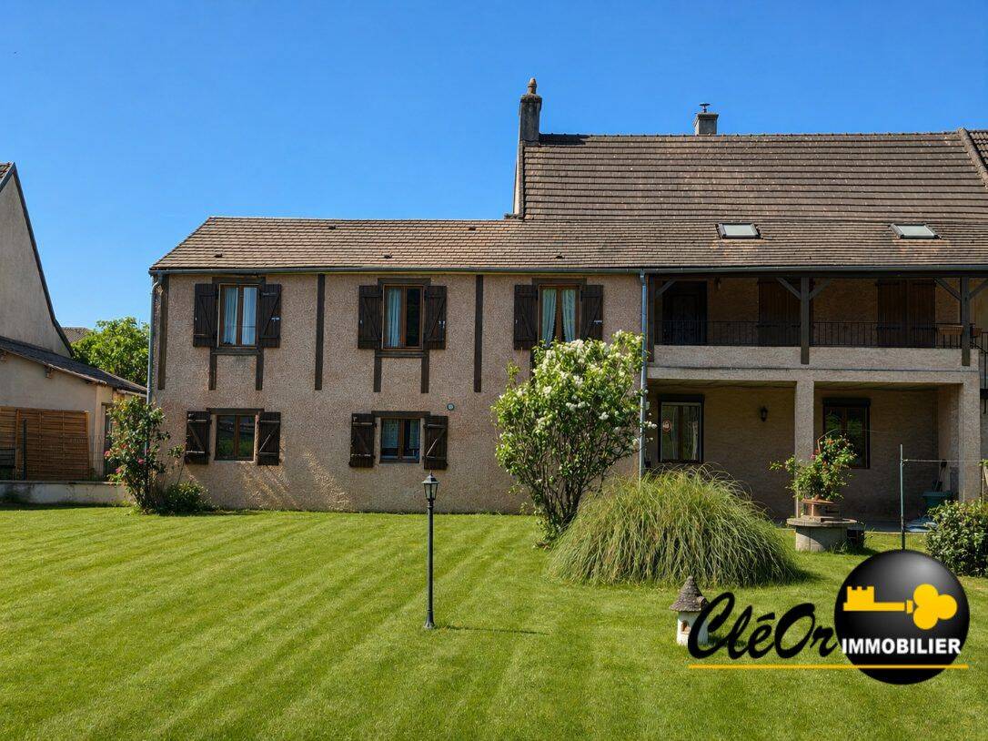 Maison 8 pièces 164 m² · à Saint-Jean-de-Losne · 164 m² · 186 000 €