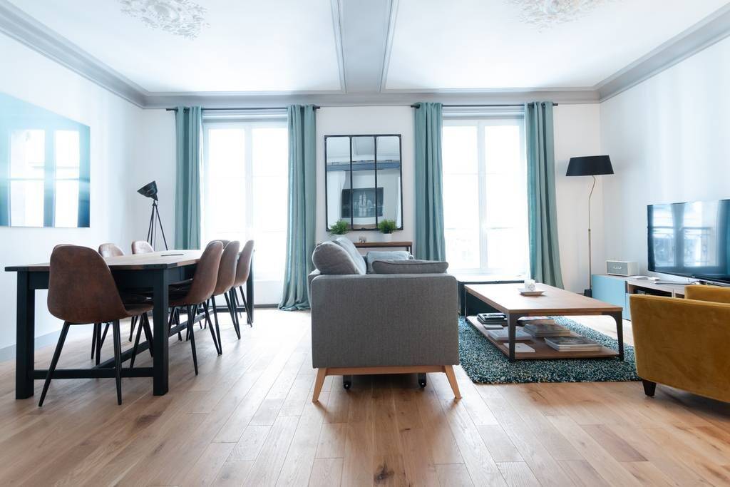 Appartement 2 pièces 53 m² · à Paris 18ème Arrondissement · 53 m² · 2 250 €