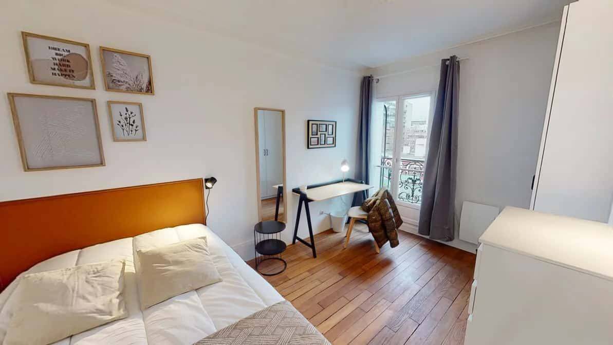 Appartement 1 pièce 15 m² · à Paris 18ème Arrondissement · 15 m² · 1 065 €/mois