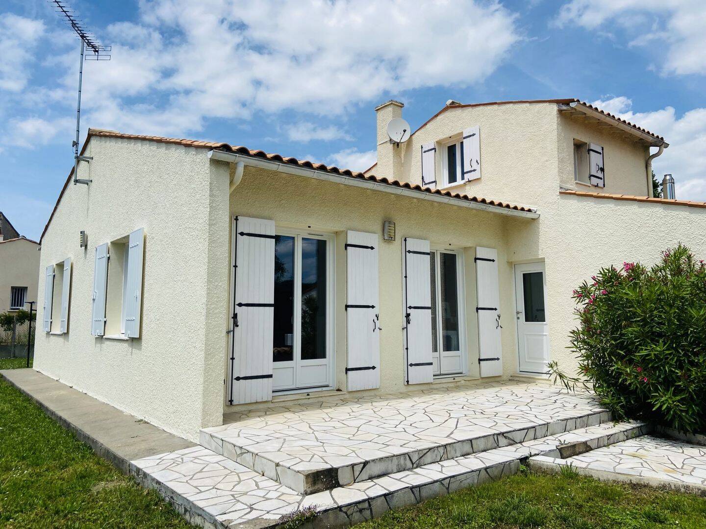 Maison 4 pièces 97 m² · à Cozes · 97 m² · 890 €/mois