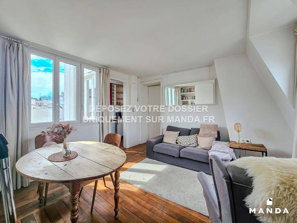 Appartement 1 pièce 27 m² · à Paris 18ème Arrondissement · 27 m² · 1 200 €