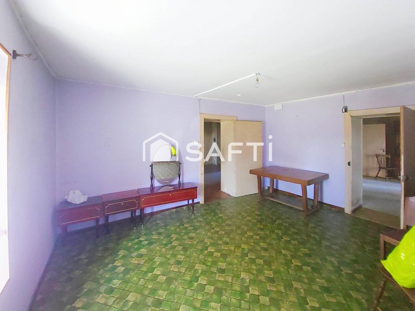 Maison 6 pièces 166 m² · à Les Aynans · 166 m² · 64 700 €