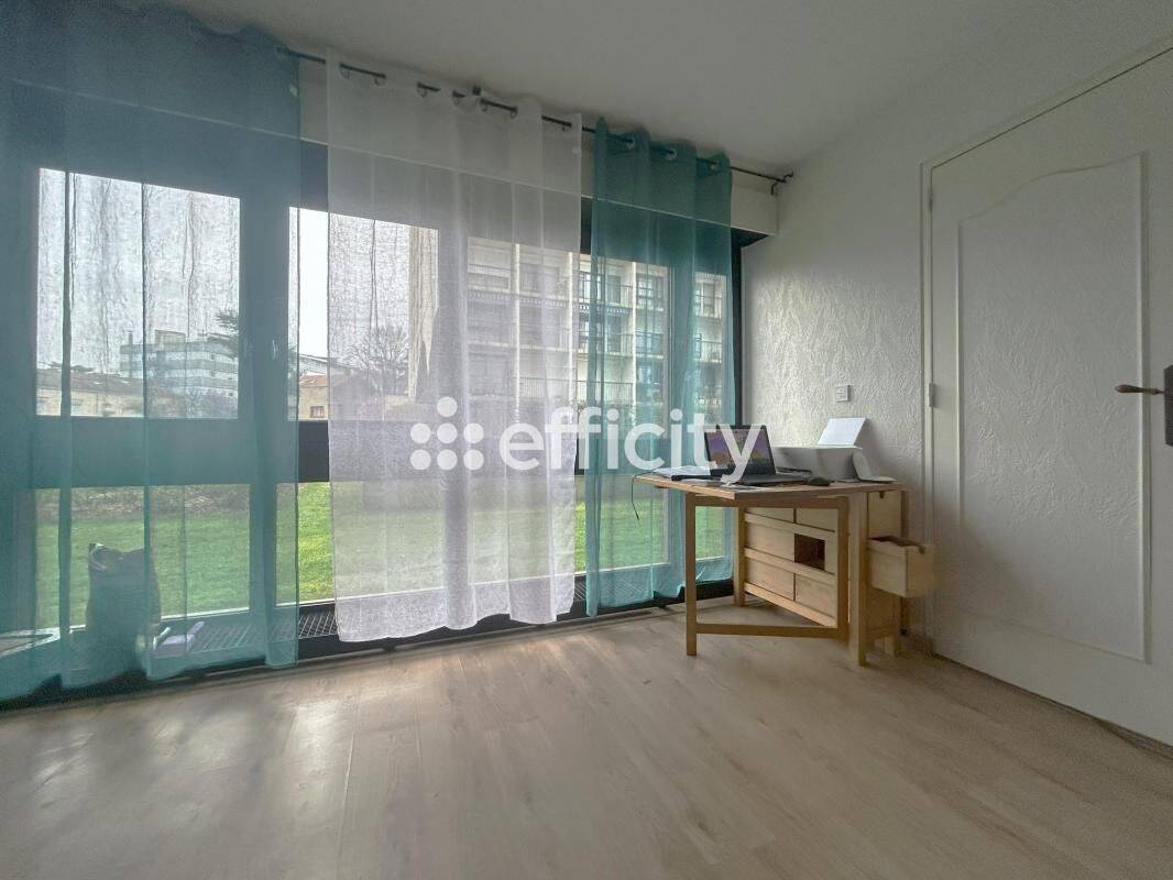 Appartement 3 pièces 68 m² · à Roanne · 68 m² · 77 000 €
