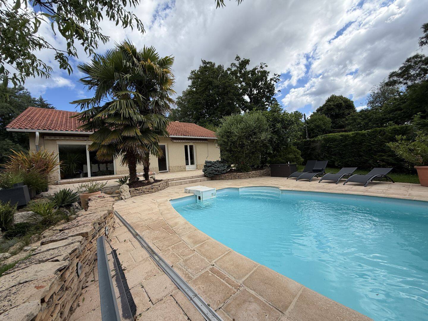 Maison 5 pièces 150 m² · à Péronnas · 150 m² · 339 000 €