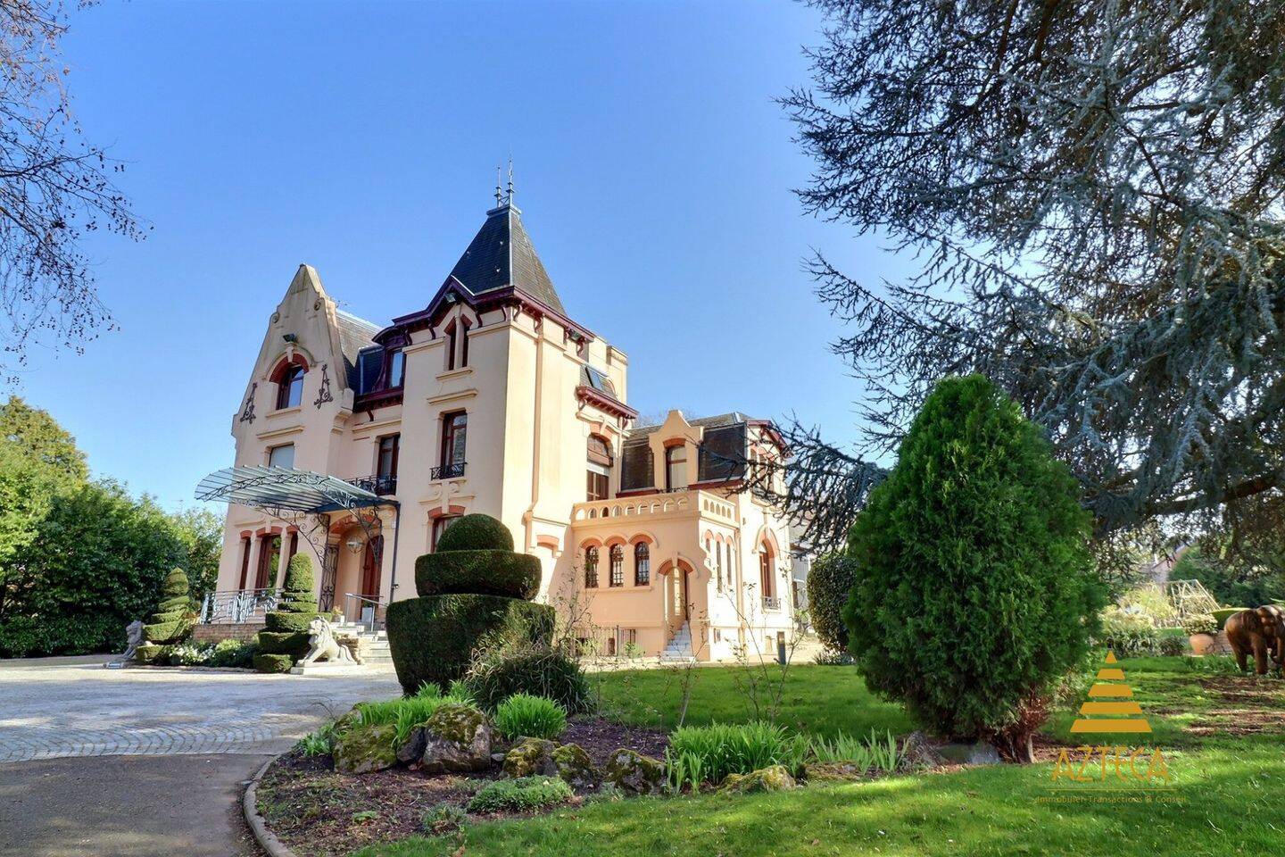 Maison 21 pièces 696 m² · à Caudry · 696 m² · 1 248 000 €