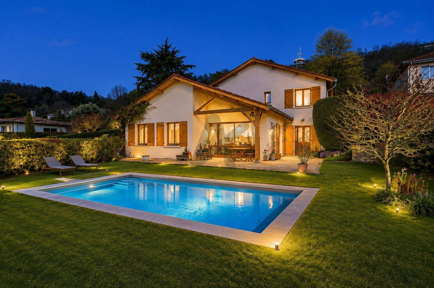 Maison 7 pièces 200 m² · à Saint-Cyr-au-Mont-d'Or · 200 m² · 1 090 000 €