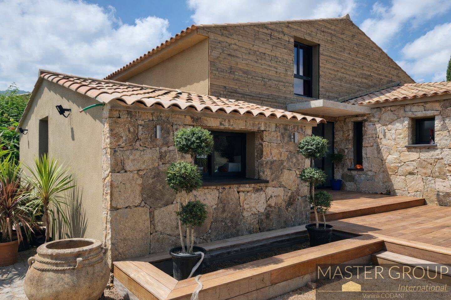 Maison 4 pièces 150 m² · à San-Gavino-Di-Carbini · 150 m² · 745 000 €