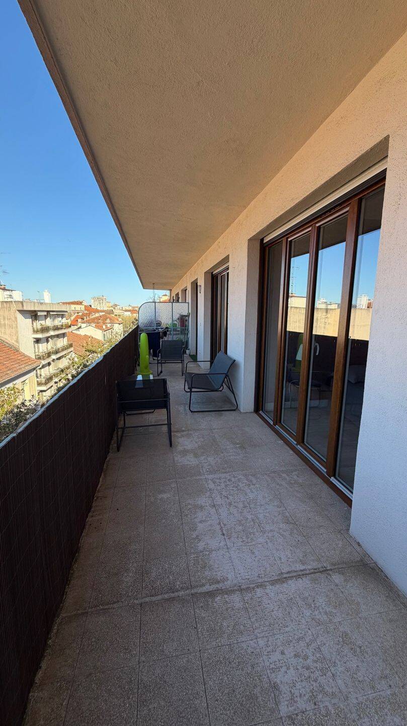 Appartement 3 pièces 77 m² · à Vence · 76,6 m² · 1 250 €