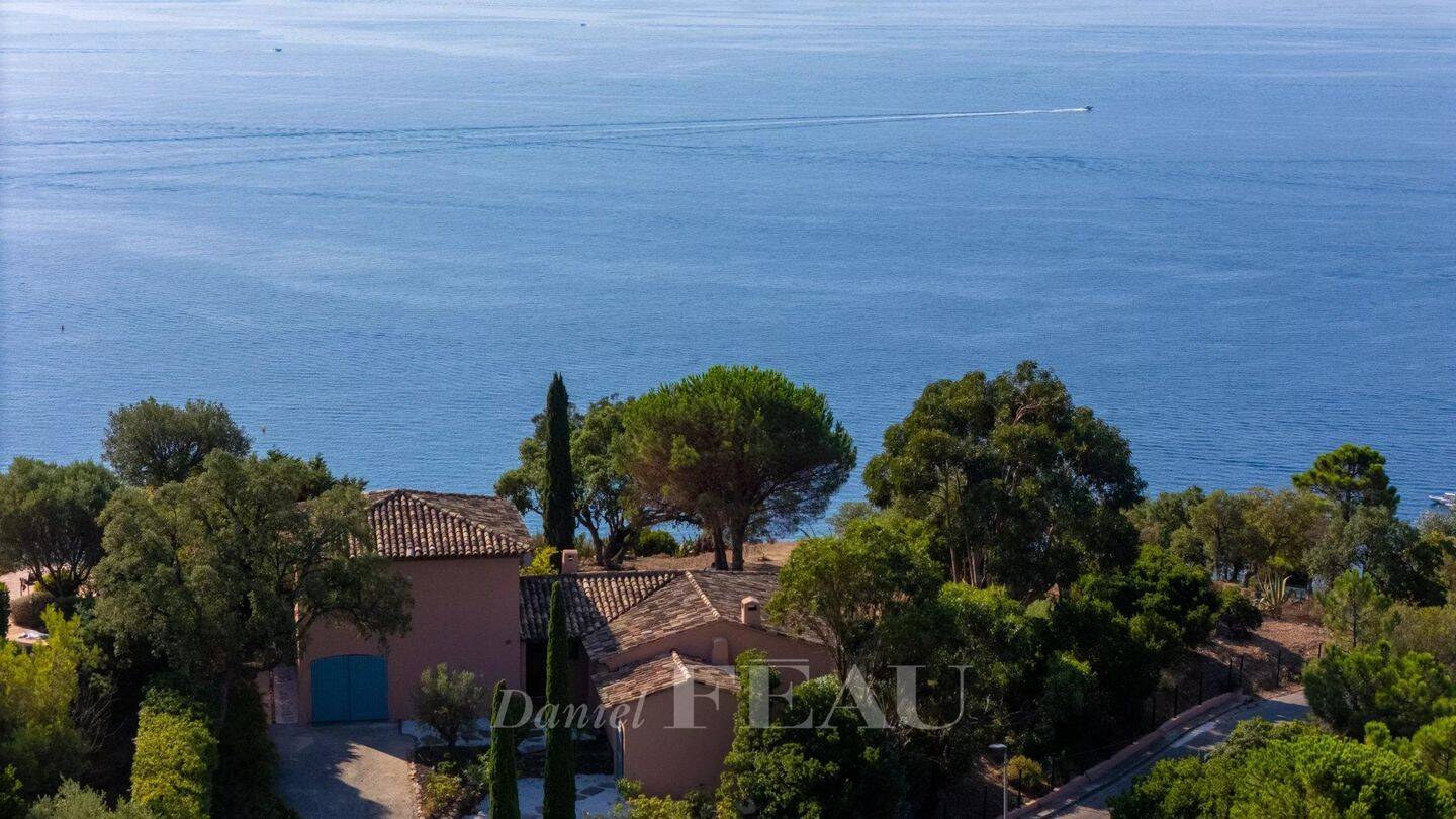 Maison 7 pièces 189 m² · à Rayol-Canadel-sur-Mer · 188,6 m² · 2 700 000 €