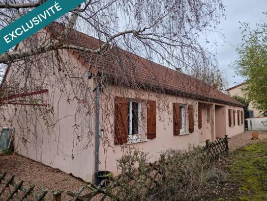 Maison de plain-pied à vendre 224 000 € 5 pièces 4 chambres 148 m² 1 649 m² de terrain Montvicq 03170