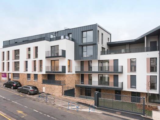 Appartement à louer 989 € 2 pièces 1 chambre 51 m² Étage 3/3 Viaduc Est Orsay 91400