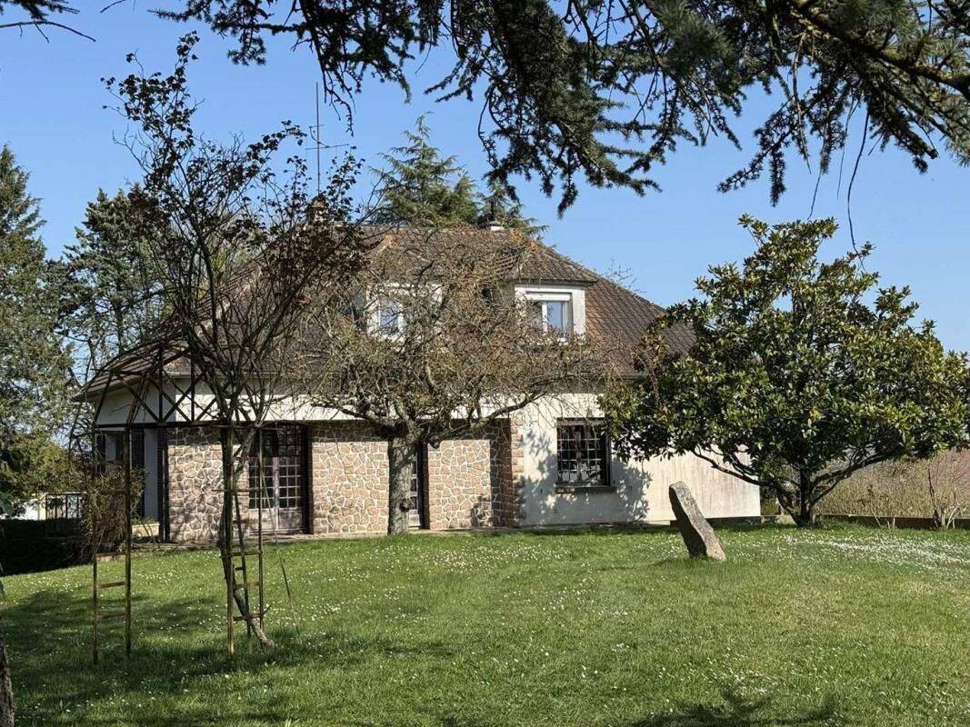 Maison 6 pièces 181 m² · à Mamers · 181 m² · 137 800 €