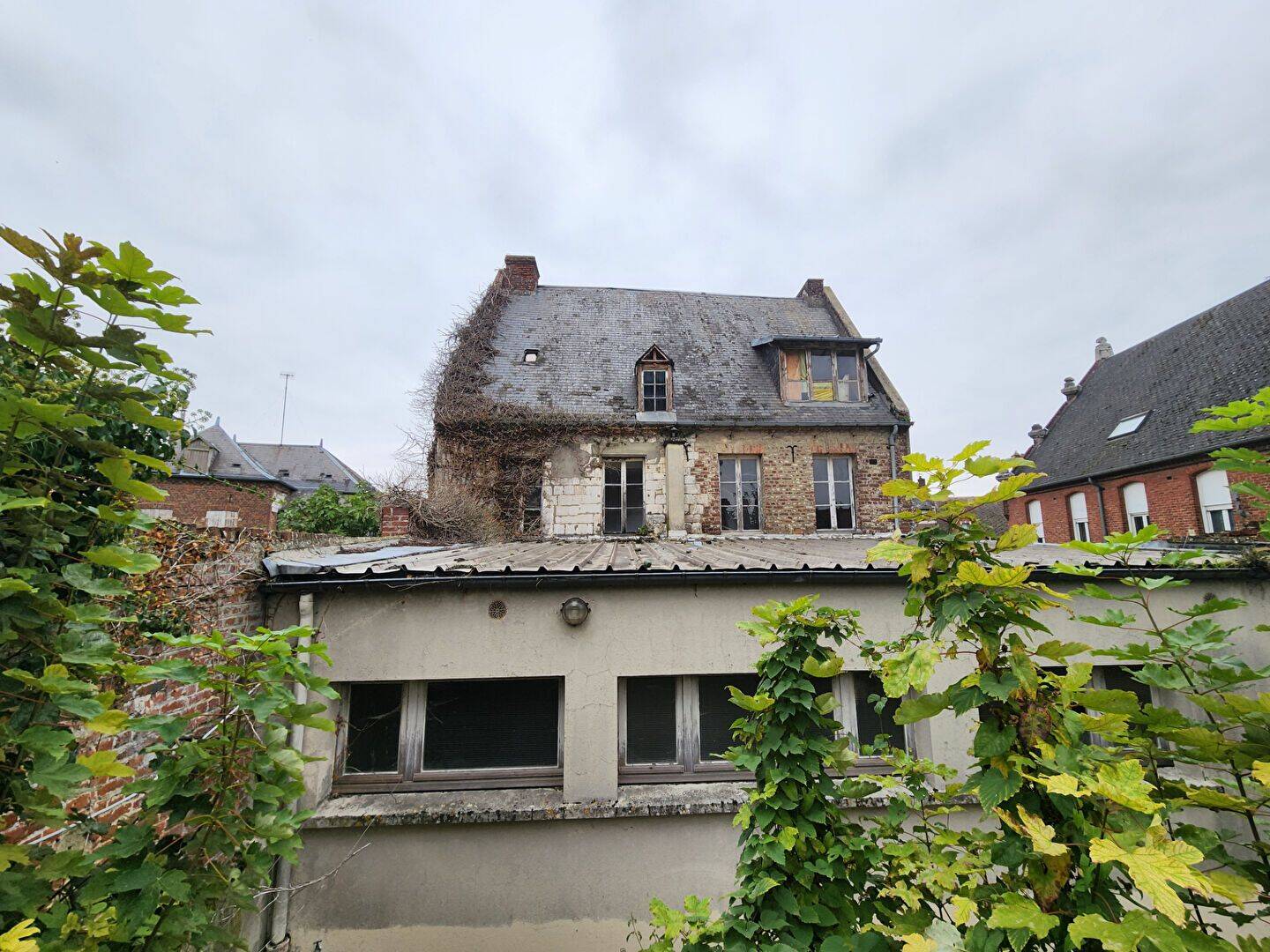 Maison 18 pièces 310 m² · à Origny-Sainte-Benoite · 310 m² · 149 200 €