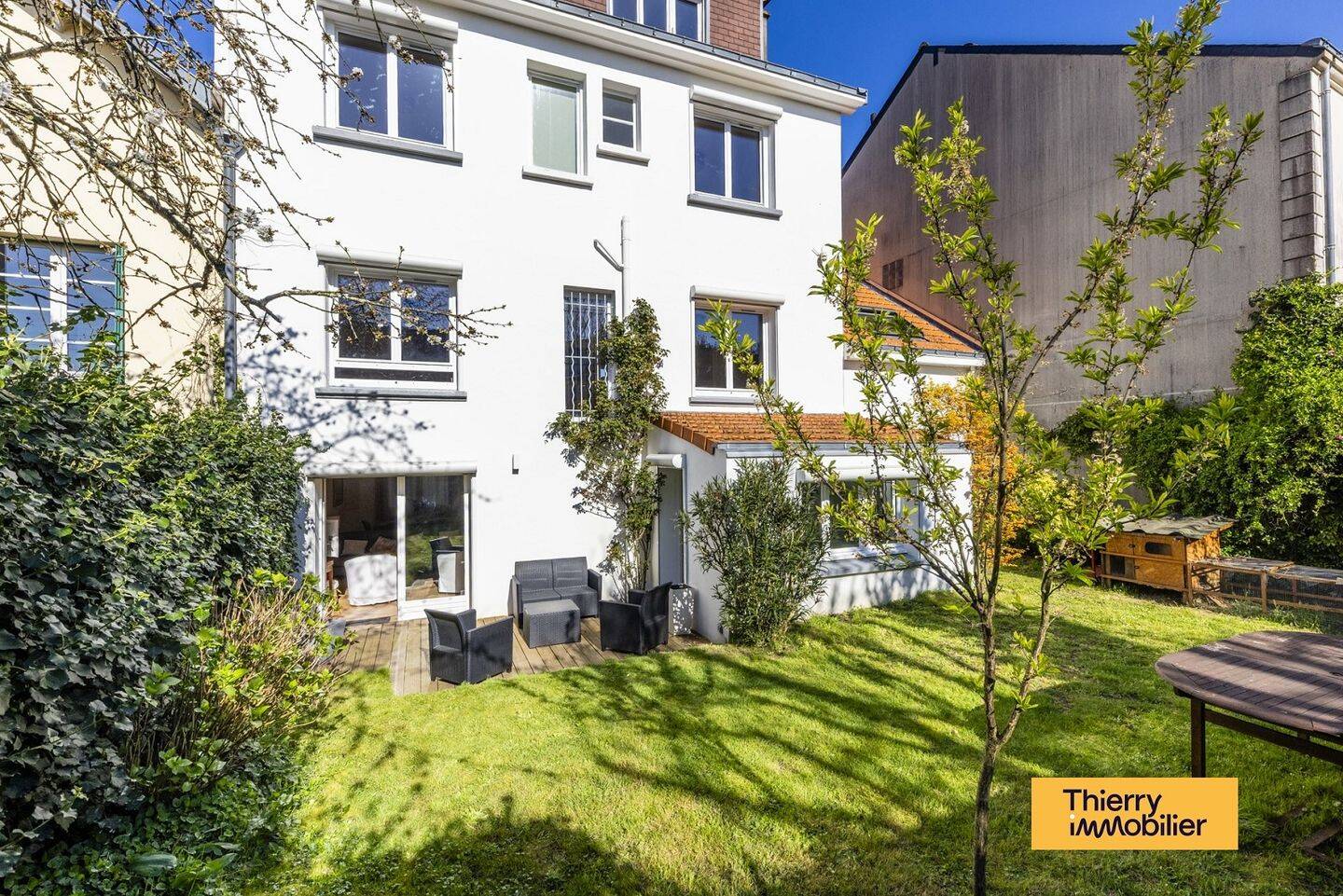 Maison 8 pièces 220 m² · à Nantes · 220 m² · 748 800 €
