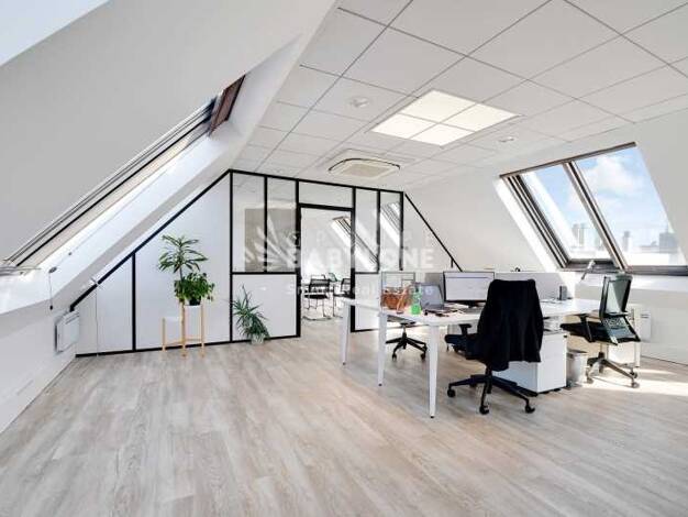 Espace bureau à vendre 800 000 € 108,3 m² de bureaux divisible de 108 m² à 108 m² Front de Seine Levallois Perret 92300