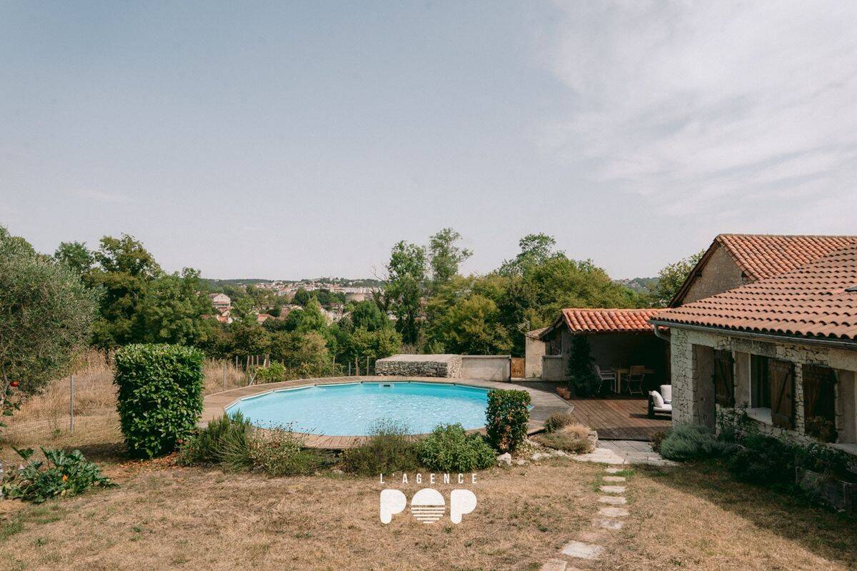 Maison 5 pièces 165 m² · à Périgueux · 165 m² · 1 550 €/mois