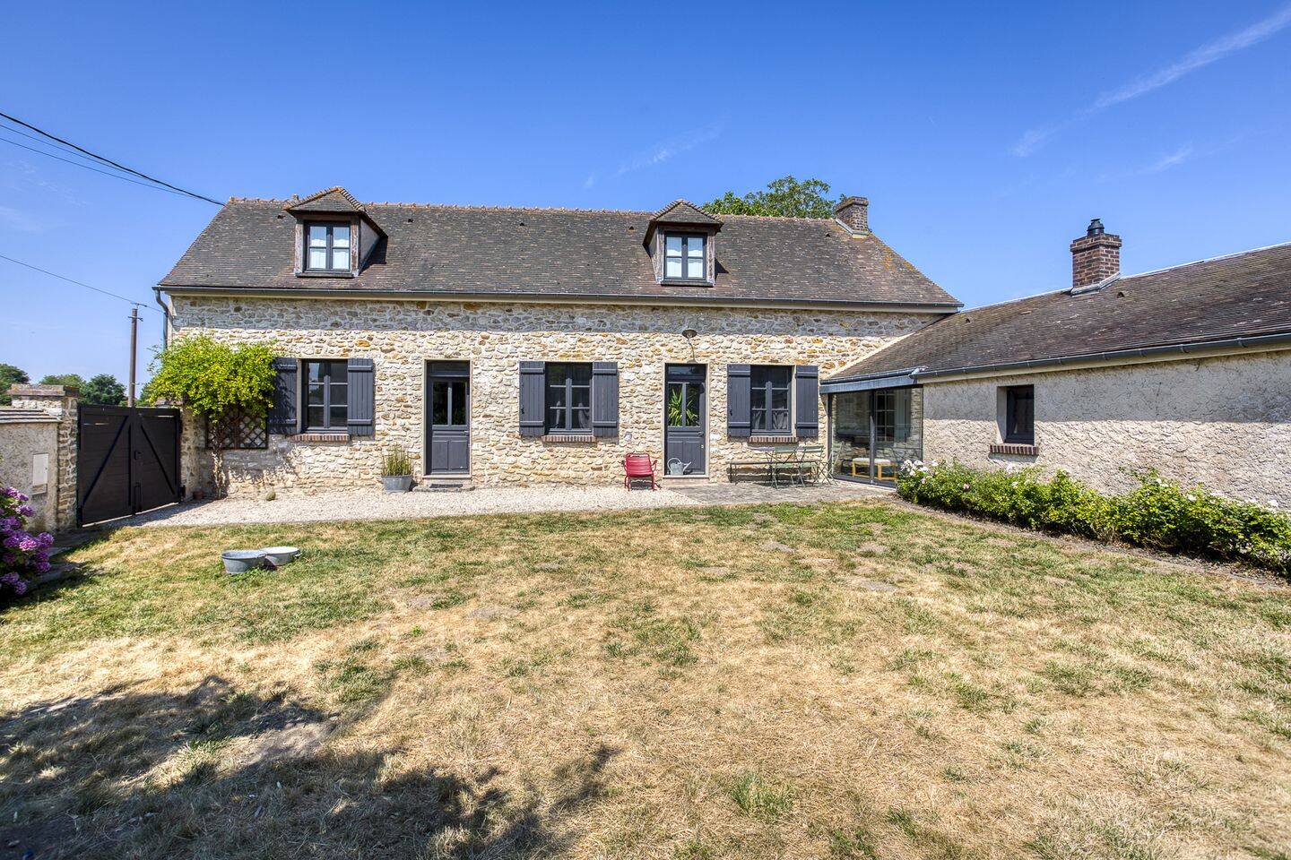 Maison 6 pièces 150 m² · à Thoiry · 150 m² · 495 000 €