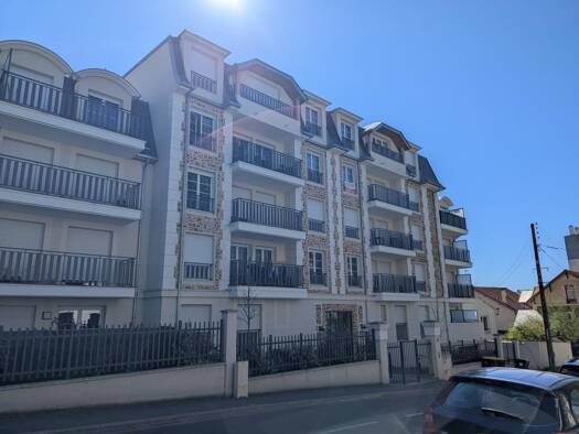 Appartement à louer 850 € 1 pièce 31 m² Étage 3/4 Jean Jaurès-Président Pompidou Gagny 93220