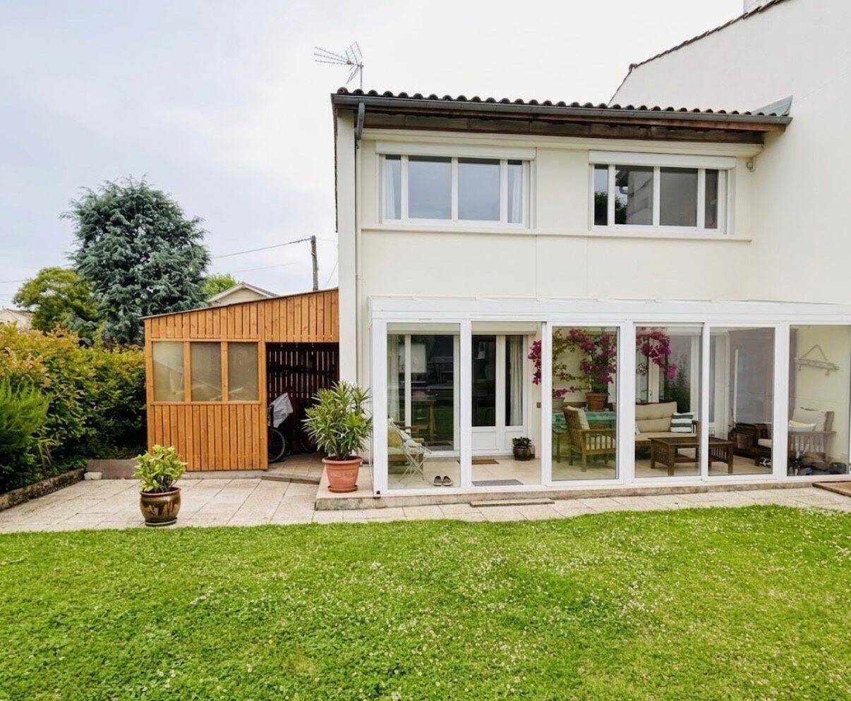Maison 6 pièces 160 m² · à Bordeaux · 160 m² · 590 000 €