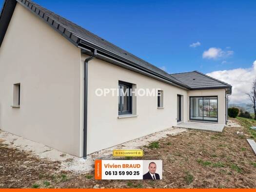 Maison de plain-pied à vendre - Première occupation 360 000 € 5 pièces 3 chambres 136 m² 1 195 m² de terrain Tauves 63690