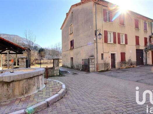Immeuble à vendre 199 000 € 174 m² Séderon 26560