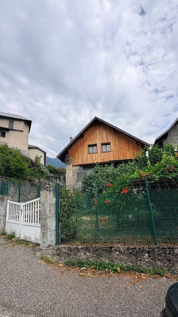 Maison 5 pièces 143 m² · à Tournon · 143,4 m² · 1 007 €