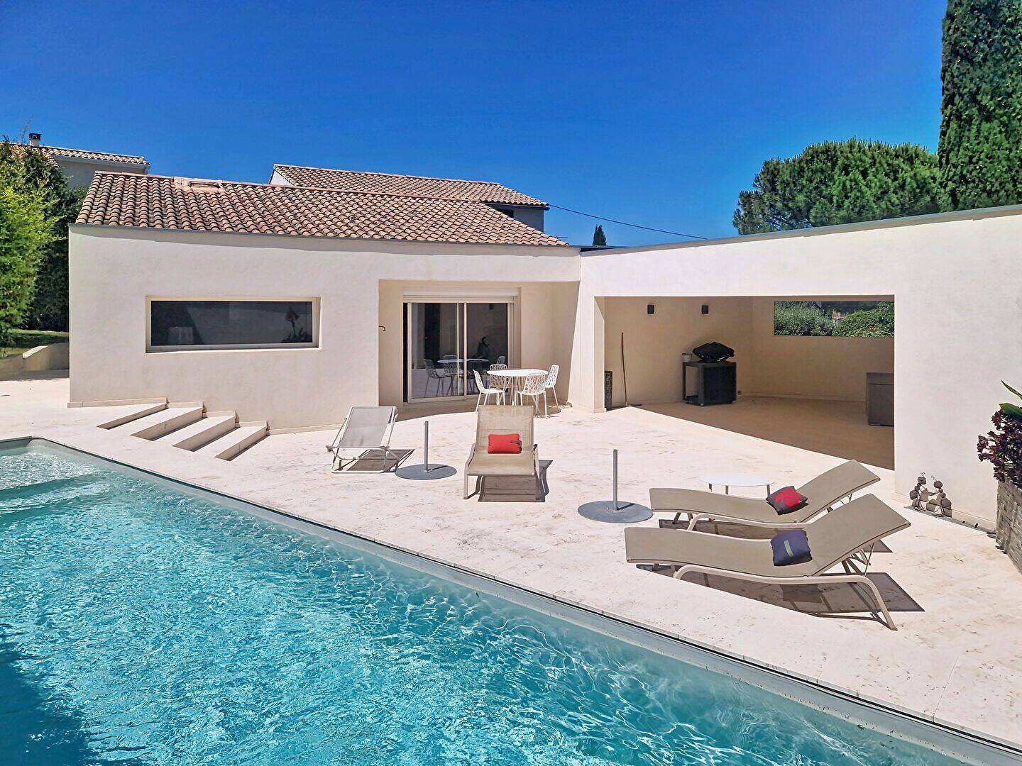 Maison 5 pièces 160 m² · à Villeneuve-lès-Avignon · 160 m² · 766 000 €