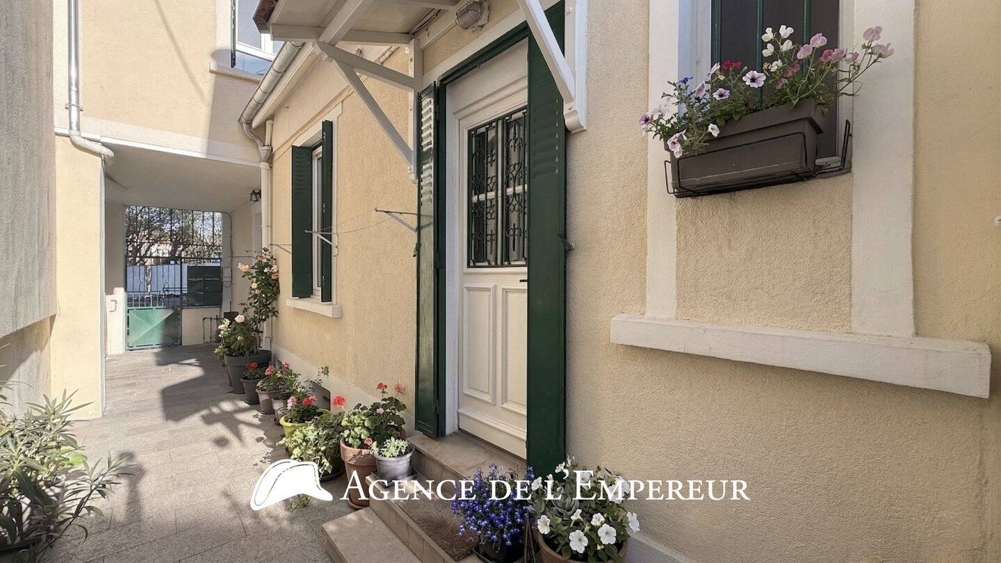 Maison 5 pièces 90 m² · à Nanterre · 90 m² · 550 000 €