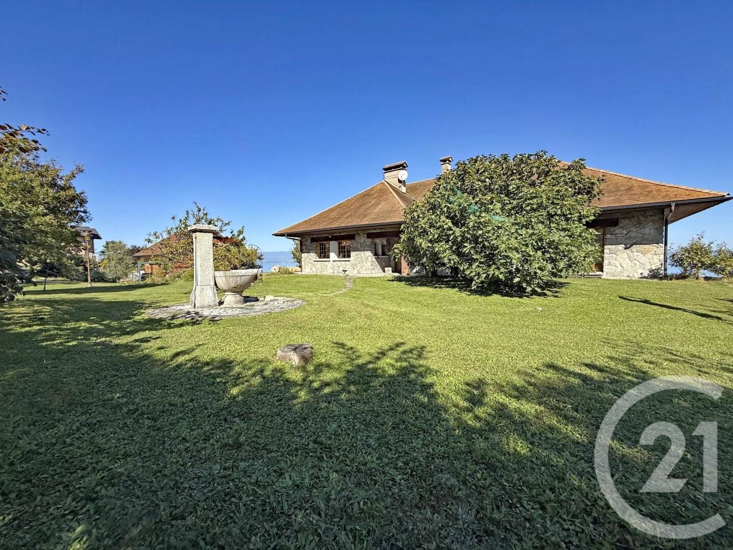 Maison 12 pièces 307 m² · à Évian-les-Bains · 307 m² · 1 390 000 €