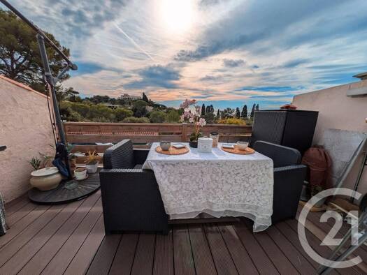 Appartement à vendre 265 000 € 2 pièces 1 chambre 28,3 m² RDC Vallauris 06220