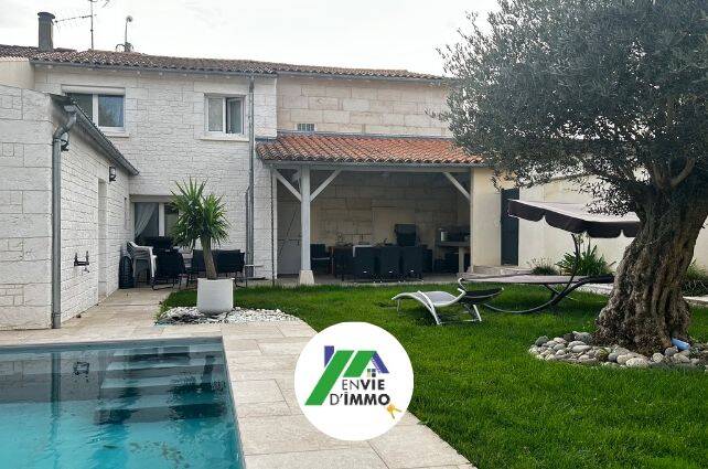 Maison 6 pièces 217 m² · à Niort · 217 m² · 499 200 €