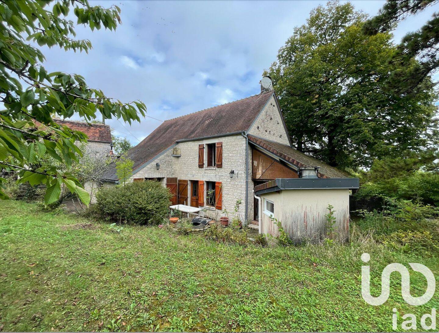 Maison 6 pièces 113 m² · à Yrouerre · 112,8 m² · 163 000 €