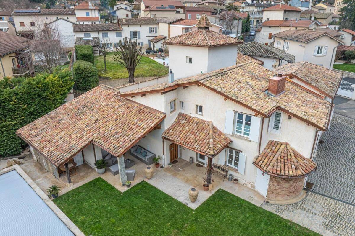 Maison 5 pièces 260 m² · à Reyrieux · 260 m² · 1 149 000 €